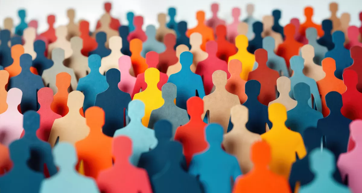 Symbolbild: Menge aus bunten Figuren. Foto: Adobe Stock | Pete, KI-generiert Symbolbild: Menge aus bunten Figuren. Foto: Adobe Stock | Pete, KI-generiert